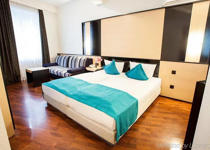 Boutique 003 Am Dom, Trademark Collection By Wyndham 3* Colónia