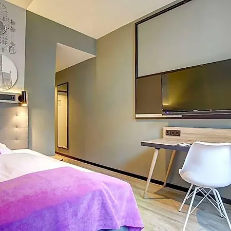 Boutique 003 Am Dom, Trademark Collection By Wyndham Hotel 3*