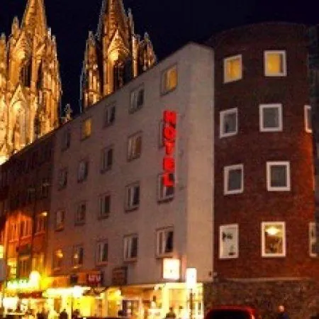 Boutique 003 Am Dom, Trademark Collection By Wyndham Отель