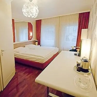 Boutique 003 Am Dom, Trademark Collection By Wyndham Hotel 3*