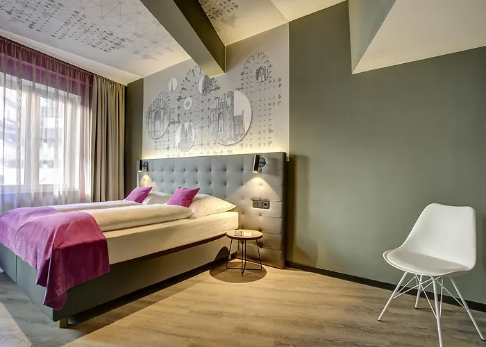 Boutique 003 Am Dom, Trademark Collection By Wyndham 3* Colonia