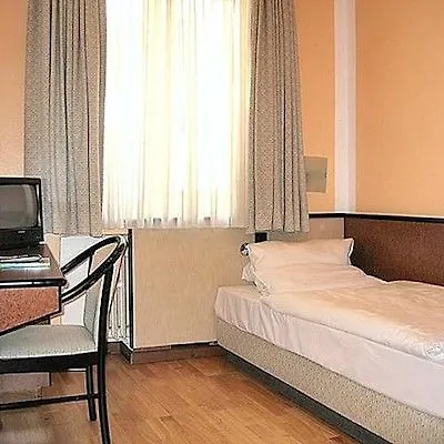 Boutique 003 Am Dom, Trademark Collection By Wyndham 3* קלן